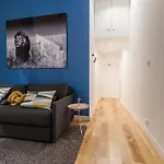 Paris Center - Stylish Apt In Le Marais, 4Pax